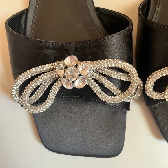 Steven Madden Veda Diamond Bow Flat Sandals Black Satin - Picture 4 of 6